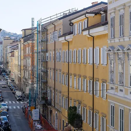 Burja - In Pieno Centro Storico Apartment